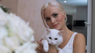 Почему котики любят спать на своих хозяевах - skuke.net