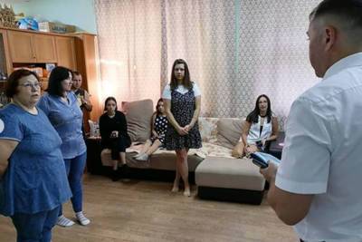 В очереди на квартиру: в Саратове более 20 лет многодетная семья живет в действующем детсаду – Учительская газета - ug.ru - Саратов