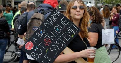 Во Франции - Массовый протест против вакцинации во Франции: полиция применила слезоточивый газ (видео) - focus.ua - Украина - Франция - Париж
