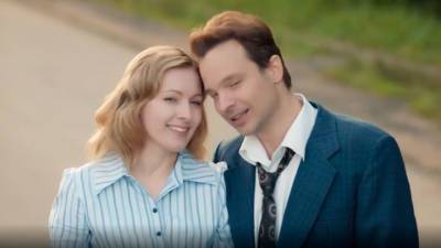 Мария Шукшина - Алексей Чадов - "Этот сериал западет в душу": зрителям нравится "Московский роман" - vesti.ru - Россия