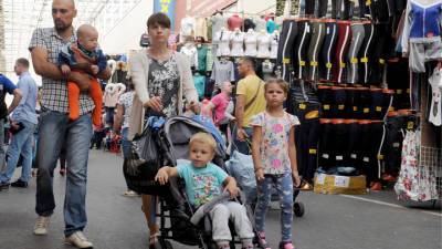 Выплаты для родителей: почти 7 млн россиян уже подали заявку на Госуслугах - vesti.ru - Россия - Волгоград