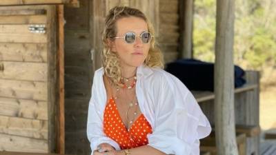 Константин Богомолов - Ксения Собчак - Собчак: уехала с «гаденышем» отдыхать в место «для жен на выселках» и счастлива - 5-tv.ru - Москва - Италия