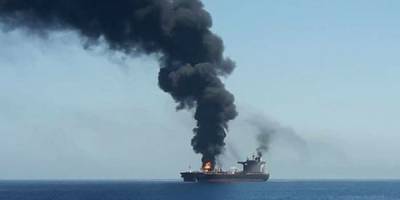 В Персидском заливе сгорело нефтесервисное судно, экипаж погиб - eadaily.com - Эмираты - Baghdad