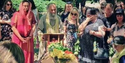 В Никополе похоронили 15-летнюю Настю Карнаух, которую убил ровесник месяц назад - novostiua.news - Украина - Никополь