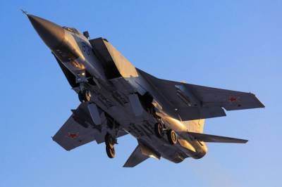 МиГ-31 сопроводил патрульный самолёт США над акваторией Тихого океана - aif.ru - Россия - США