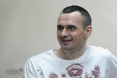 Олег Сенцов - Украинский режиссер Сенцов обиделся на власть и ушел из кино - lenta.ru - Украина - Госкино