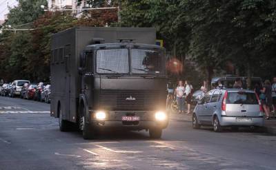 Давление на «Нашу Ніву» продолжается — силовики вновь пришли в редакцию - naviny.by - Белоруссия