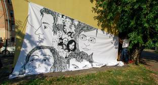 Силовики в Санкт-Петербурге сняли баннер с портретом Эстемировой - kavkaz-uzel.eu - Санкт-Петербург - респ. Чечня - Грозный