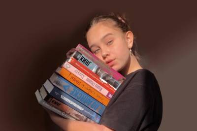 Школьница из Челябинска претендует на престижную книжную премию – Учительская газета - ug.ru - Челябинск