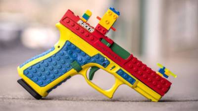 Lego - В США возник скандал из-за пистолета в стиле LEGO - vesti.ru - США - Дания