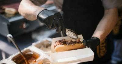 Сосиски из Германии и доставка на дом — в Украине появились хот-доги Nathan's Famous - delo.ua - США - Украина - Киев - Германия