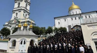 Более 300 представителей монастырей УПЦ со всей страны собрались в Почаевской лавре - politeka.net - Украина