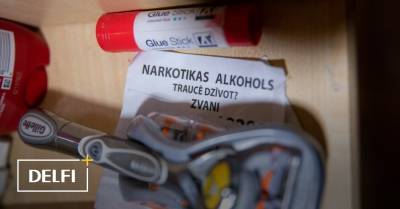 Трудотерапия, молитвы и запрет на связь. Руководство центров помощи подозревают в торговле людьми - rus.delfi.lv - Латвия