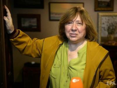Александр Лукашенко - Светлана Алексиевич - Светлана Тихановская - Алексиевич не пустили в самолет, в ее багаже искали бомбу - gordonua.com - Украина - Белоруссия - Германия - Польша