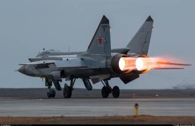 В воздух рядом с Камчаткой на перехват американского самолёта был поднят МиГ-31 ВКС РФ - argumenti.ru - Россия - США