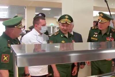 Сергей Шойгу - Василий Голубев - Критику Шойгу из-за сала и баранок переадресовали генералам - lenta.ru - Россия - Ростов-На-Дону - Ростовская обл.