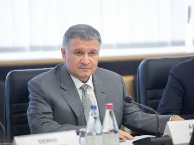 Арсен Аваков - Денис Монастырский - Денис Шмыгаль - Рада уволила Авакова и приняла закон о цифровизации публичных услуг. Главное за день - gordonua.com - Россия - Украина - Донбасс