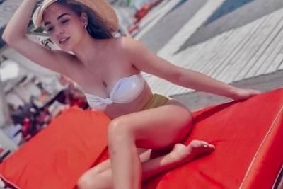 Аделина Сотникова - Сотникова выложила фото в бикини и вызвала споры среди фанатов - lenta.ru - Сочи