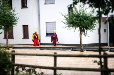 Меркель - Число жертв наводнения на западе Германии достигло 80 человек - argumenti.ru - Германия - земля Рейнланд-Пфальц
