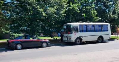 Мужчина с ножом напал на пассажиров автобуса в Ростовской области - ren.tv - Ростовская обл. - район Азовский
