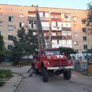 В Запорожской области на мужчине, который ремонтировал кровлю, загорелась одежда - reporter-ua.com - Украина - Запорожская обл. - Запорожье