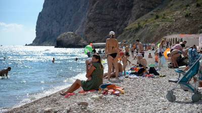 На пляже в Балаклаве валун рухнул на палатку - crimea.ria.ru - Крым - Севастополь