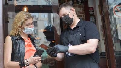 Сергей Собянин - Система обязательных QR-кодов перестанет действовать в Москве с понедельника - vm.ru - Москва - Россия