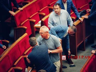 Ян Доброносов - "Слугу" звинуватили у рейдерстві та намагалися побити в сесійній залі - rupor.info