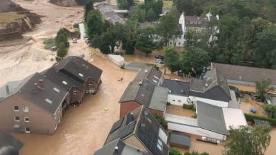 Число жертв наводнения в Германии перевалило за сотню - vesti.ru - Германия - земля Рейнланд-Пфальц