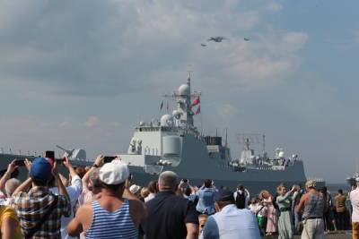 Из-за парада ВМФ в Кронштадт будут пускать только по пропускам - spb.mk.ru - Санкт-Петербург