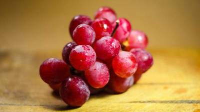 Редкий сорт винограда продали на японском аукционе за 12 700 долларов - vm.ru - Япония - Виноград