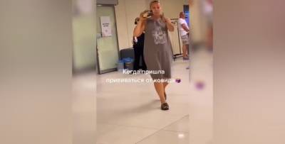Петербурженка пыталась спасти горожан от «неминуемой гибели» в пункте вакцинации - neva.today - Санкт-Петербург