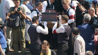 Павел Лунгин - Юрий Шевчук - Петр Мамонов - Петра Мамонова похоронили в подмосковном городе Верея - iz.ru - Москва - Израиль - Московская обл.