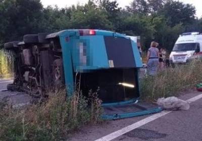 На Луганщине из-за лопнувшей шины перевернулась маршрутка - kp.ua - Украина - Луганская обл. - Счастье