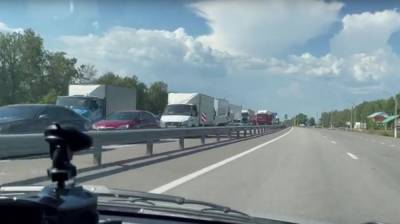 В Воронежской области трассу в сторону юга вновь парализовала многокилометровая пробка - vestivrn.ru - Воронежская обл.