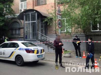 В Киеве мужчина получил огнестрельное ранение на улице. Полицейские ввели режим спецоперации - gordonua.com - Украина - Киев
