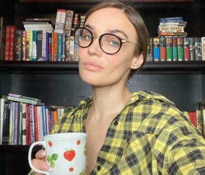 Алена Водонаева - Алёна Водонаева получила диплом журналистского факультета МГУ - actualnews.org