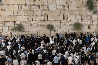9 Ава на Храмовой горе: молодые арабы забросали камнями полицейских - news.israelinfo.co.il - Иерусалим