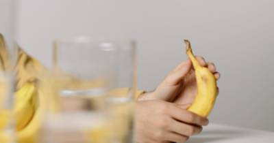 Василий Колташов - Экономист связал рост цен на бананы с повышением спроса на них - ren.tv - Россия