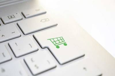 Владимир Тарасов - Эксперт Тарасов перечислил способы сэкономить на покупках в интернет-магазинах - actualnews.org