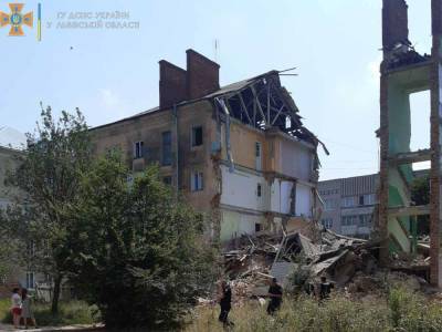 В Дрогобыче обрушился подъезд дома. Два года назад под завалами этого же дома погибли восемь человек - gordonua.com - Украина - Львовская обл.