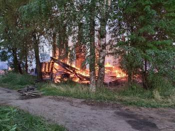 Появились подробности страшного пожара на ул.Чехова, где без крова остались 8 семей - vologda-poisk.ru - Вологда