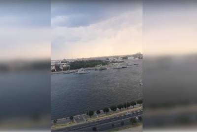 ВМФ опроверг информацию о столкновении двух кораблей в акватории Невы - spb.mk.ru - Санкт-Петербург