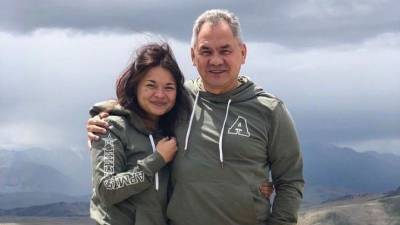 Сергей Шойгу - Ксения Шойгу - «Всегда хочется на родину!» — дочь Шойгу вместе с отцом провела отпуск в Тыве - 5-tv.ru - Москва - Россия - респ.Тыва