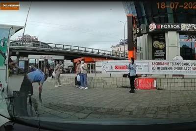 Пьяный житель Улан-Удэ напал на продавщицу мороженого - ulan.mk.ru - Улан-Удэ