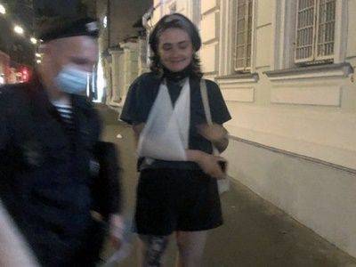 Полицейские избили журналистку, снимавшую задержание ребенка - kasparov.ru - Москва