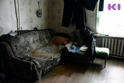 В Сыктывкаре кировчанка выкрала из дивана 90-летней пенсионерки 130 тысяч рублей - komiinform.ru - Россия - Сыктывкар