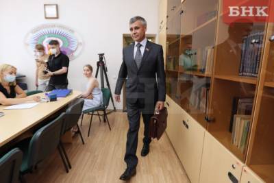 Избирком Коми принял документы от четвертого кандидата в депутаты Госдумы - bnkomi.ru - Россия - респ. Коми