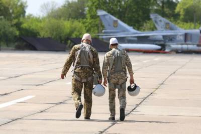 ВВС Украины столкнулись с массовым увольнением военных лётчиков, украинская пресса называет причины - topwar.ru - Украина
