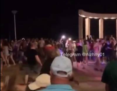 Полиция заинтересовалась массовой дракой на Нижне-Волжской набережной - vgoroden.ru - Россия - Нижний Новгород